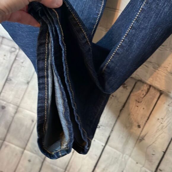 Levi’s Woman’s Perfectly Slimming 512 Bootcut Dark Wash Jeans size 10 - Picture 2 of 7
